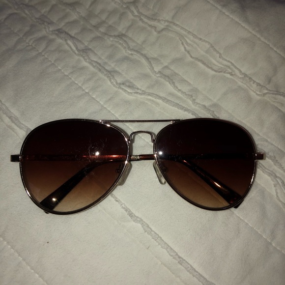 American Eagle Outfitters Accessories - American Eagle Aviator Sunglasses